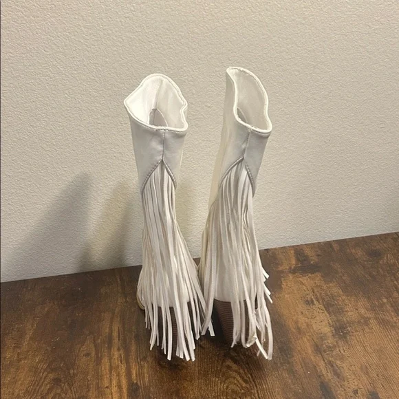 White Fringe Women's Boots - Picture 4 of 5
